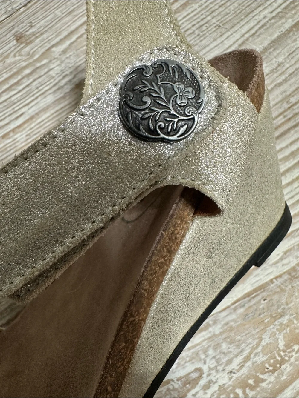 Taos Carousel 2 Comfort Leather Sandals Womens 37 Silver Metallic Wedge